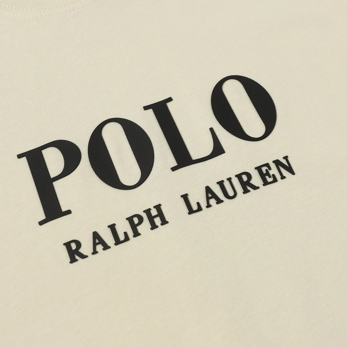 P126 Style number: 508 Ralph Lauren/Ralph Lauren 25ss new summer 3D silicone Polo embossed round neck T-shirt. The main logo on the neck has a QR code mark, which can be scanned for verification. It uses 3D silicone three-dimensional English letter logo embossing to distinguish low-low products on the market. 32 counts, 240g hydrophilic toner, 100% cotton fabric, comfortable and soft, highly breathable, focusing on high-end cost-effectiveness, needless to say good quality. Available in a variety of colors, both boys and girls can try this genderless style, giving them a yuppie tone in no time. Immerse yourself in your leisurely style, and have your own style in retro. Natural, vivid and very French romantic feelings, perfectly integrating youthful atmosphere and trend. Color: off-white, navy blue, dark green, light green Size: S-xL S Shoulder width 44 Bust 104 Sleeve length 23 Clothing length 72 M Shoulder width 45 Bust 108 Sleeve length 24 Clothing length 74 L Shoulder width 46 Bust 112 Sleeve length 25 Clothing length 76 xL Shoulder width 47 Bust 116 Sleeve length 26 Clothing length 78